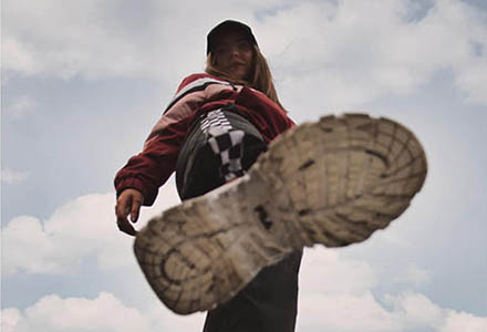 Image of Caoimhe modelling sportwear in an urban setting that links to other sportswear images